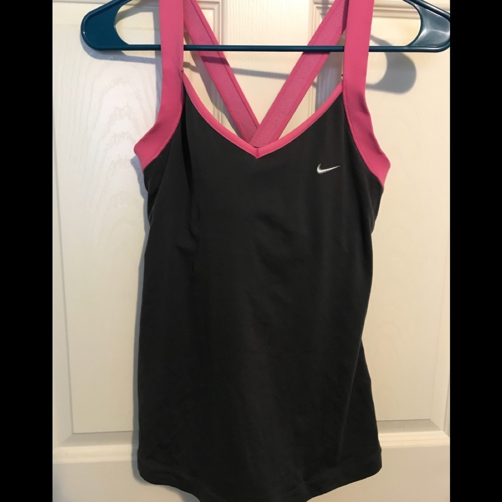 Nike dri fit tank 💥BOGO 50% off💥